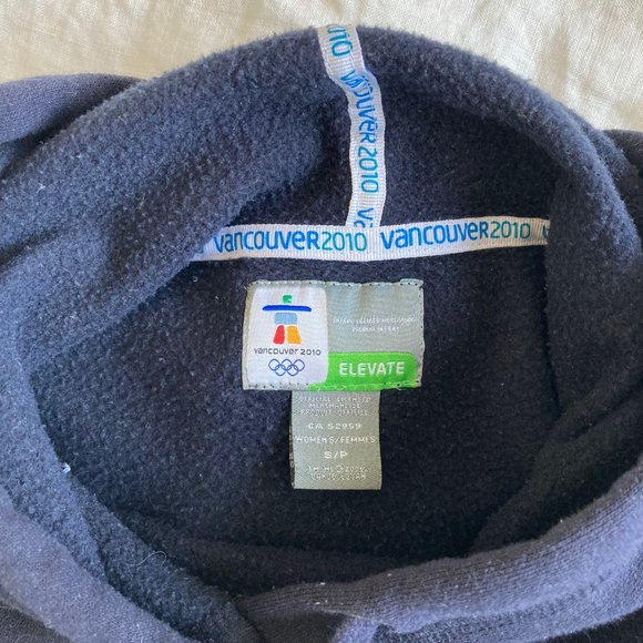 Vancouver 2010 Olympics Hoodie - Picture 3 of 3